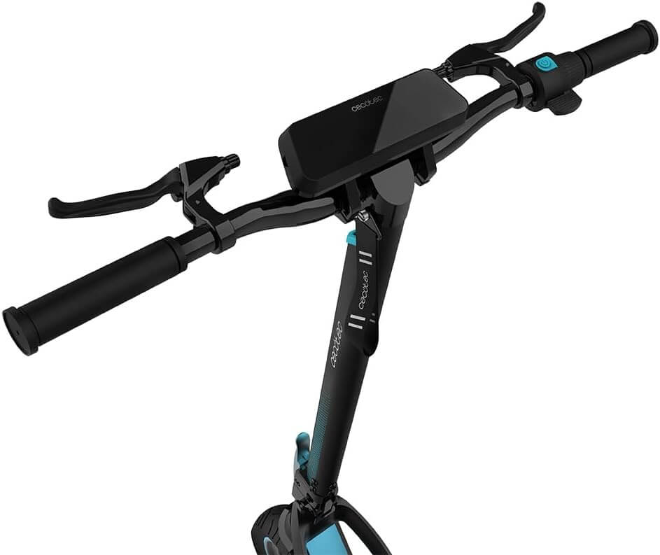 Pantalla LED y mandos del patinete eléctrico Cecotec Bongo Z Power City